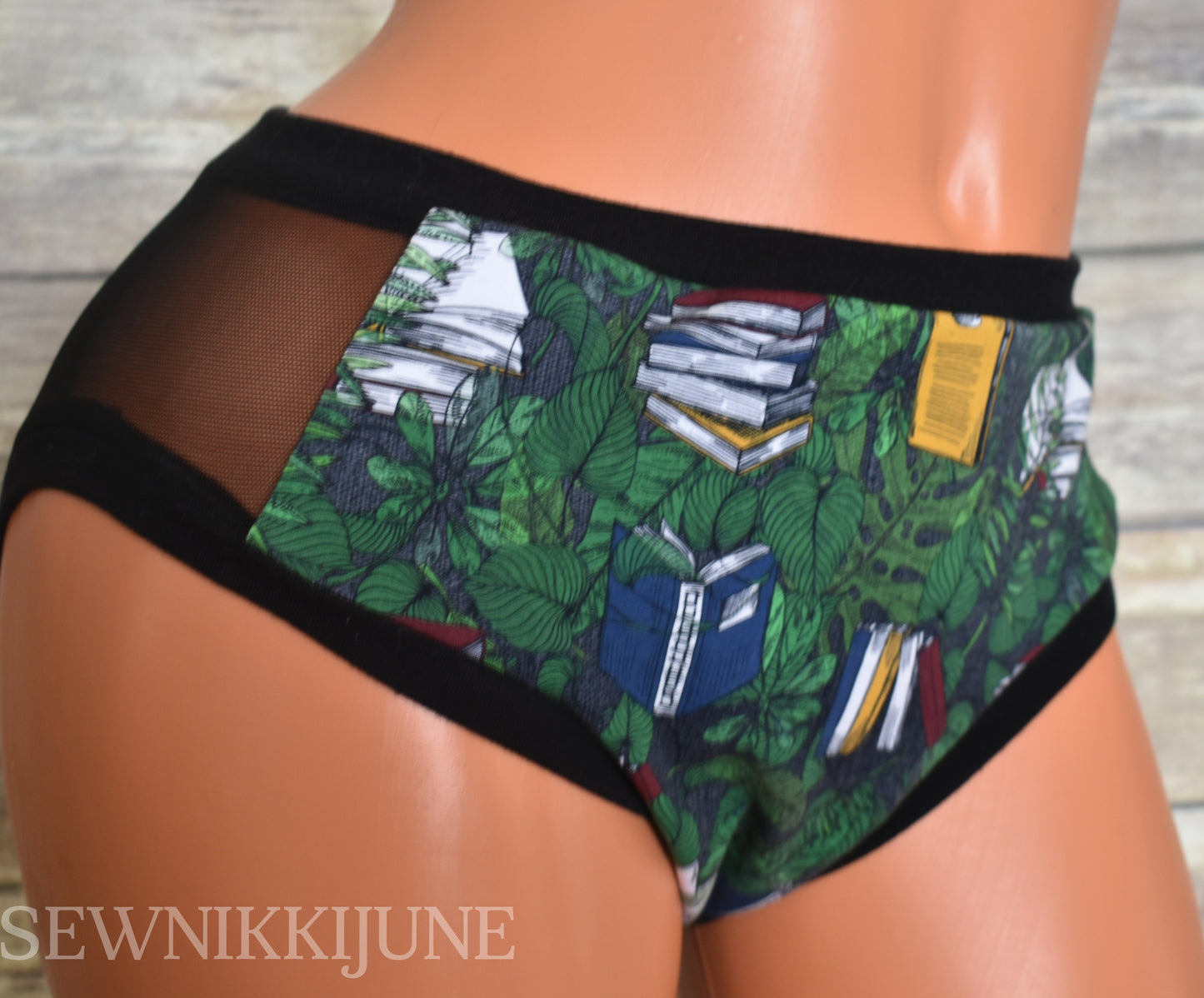 Book Panel Undies SIZE L HIPSTER