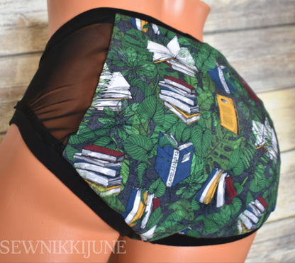 Book Panel Undies SIZE L HIPSTER